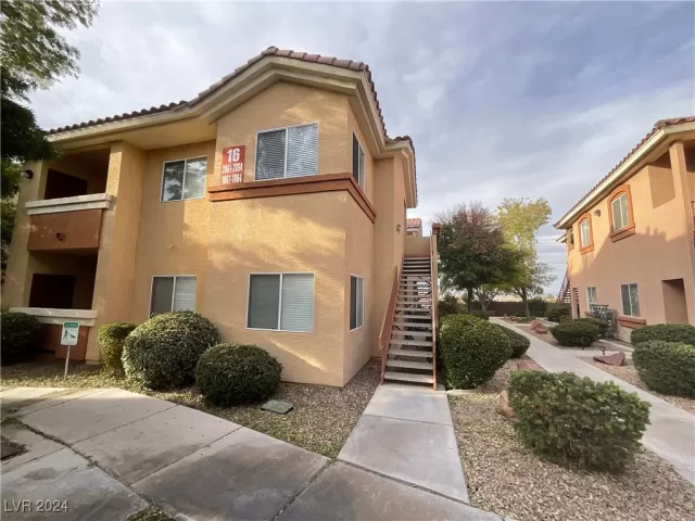 MLS: 2613079 Condo For Sale