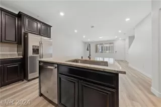 Photo #5: 2613138 Listing 