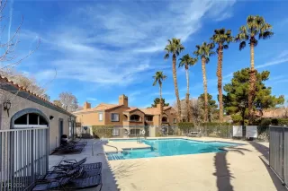 Photo #4: 2613192 Listing