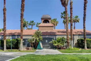 Photo #5: 2613192 Listing