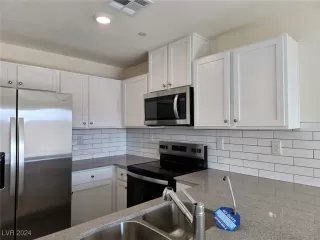 Photo #3: 2613213 Listing 