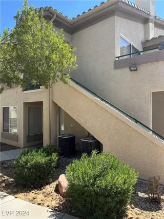 Photo #1: 2613217 Listing 