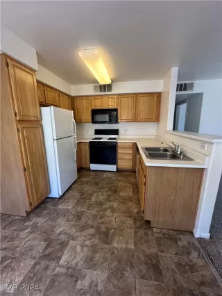 Photo #3: 2613217 Listing 