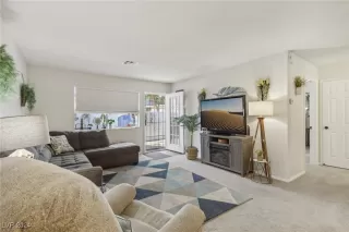 Photo #4: 2613226 Listing