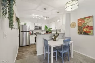 Photo #6: 2613226 Listing