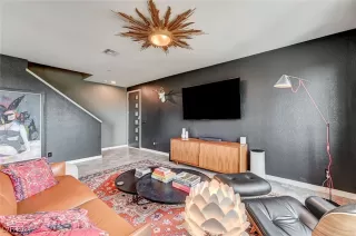 Photo #5: 2613231 Listing