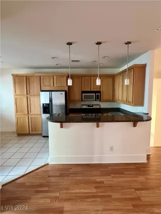 Photo #4: 2613232 Listing 