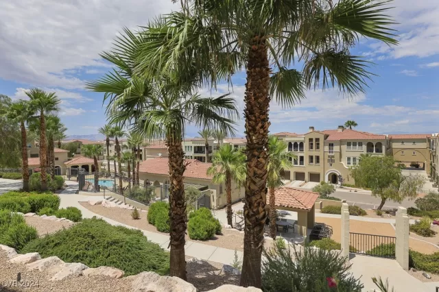 MLS: 2613244 Condo For Sale