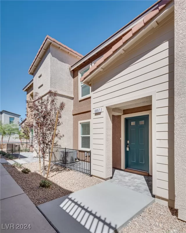 MLS: 2613261 Condo For Sale