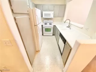 Photo #4: 2613291 Listing 