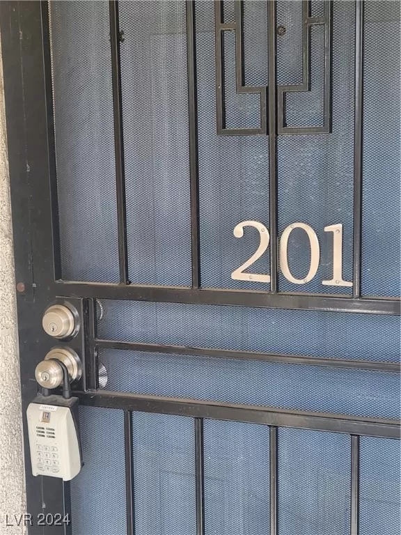 MLS: 2613325 Condo For Sale