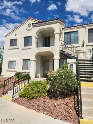 Photo #2: 2613325 Listing