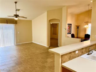 Photo #6: 2613371 Listing 