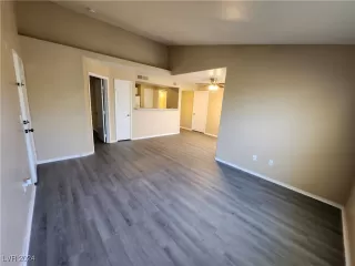 Photo #2: 2613378 Listing 