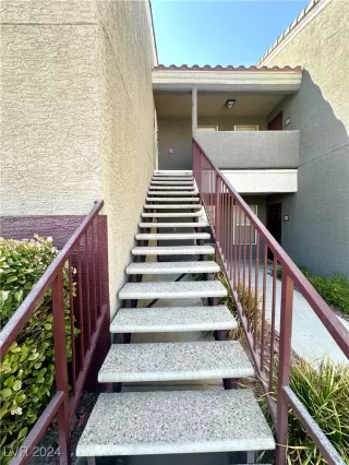 Photo #2: 2613415 Listing 