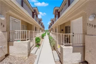 Photo #3: 2613423 Listing