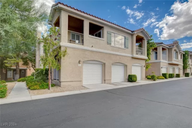 MLS: 2613426 Condo For Sale