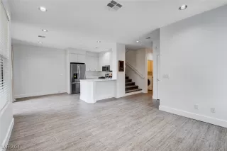 Photo #4: 2613426 Listing 