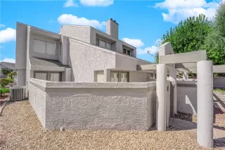 Photo #2: 2613431 Listing