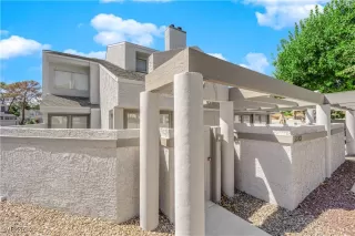 Photo #3: 2613431 Listing