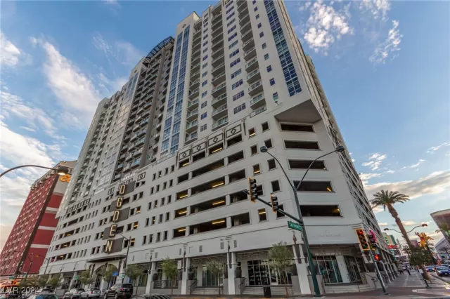 MLS: 2613433 Condo For Sale