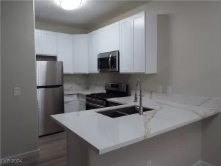 Photo #2: 2613455 Listing