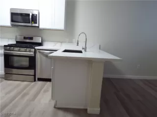 Photo #3: 2613455 Listing