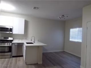 Photo #4: 2613455 Listing