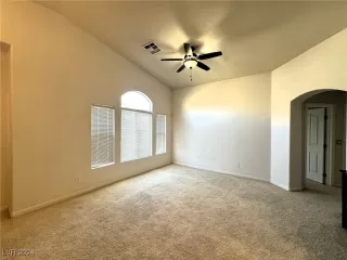 Photo #4: 2613461 Listing 