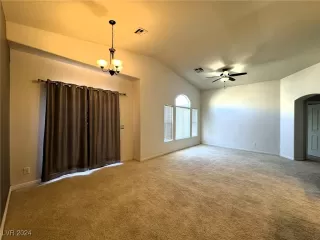 Photo #5: 2613461 Listing 