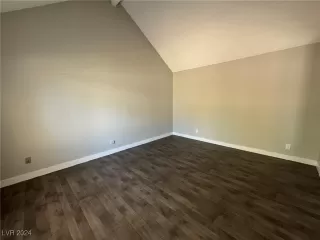 Photo #2: 2613476 Listing