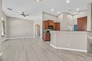 Photo #6: 2613508 Listing