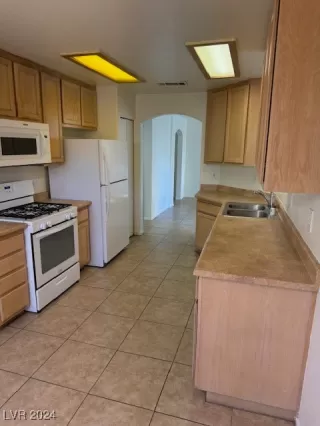 Photo #4: 2613510 Listing 