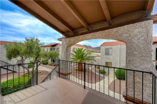 Photo #3: 2613518 Listing