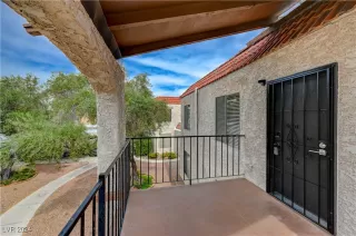 Photo #5: 2613518 Listing