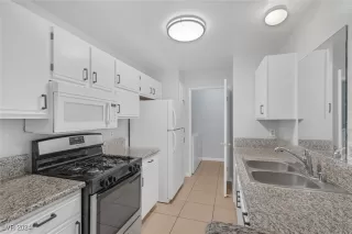 Photo #3: 2613519 Listing 