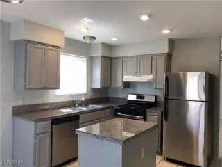 Photo #4: 2613556 Listing 