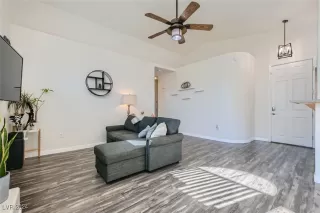 Photo #3: 2613571 Listing