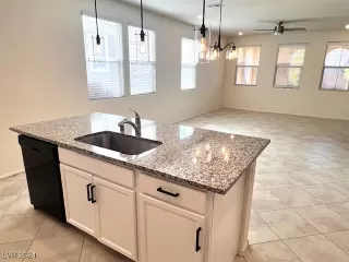 Photo #4: 2613579 Listing 