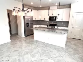 Photo #5: 2613579 Listing 