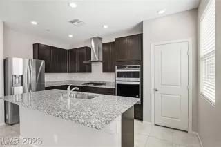 Photo #2: 2613592 Listing