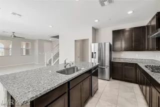 Photo #3: 2613592 Listing