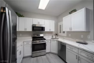 Photo #2: 2613601 Listing