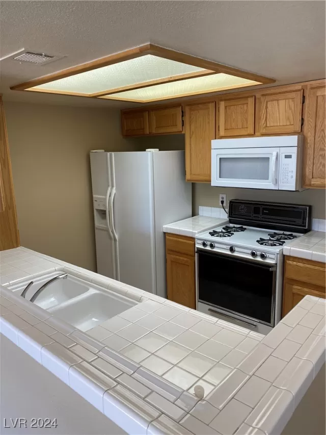 MLS: 2613664 Condo For Sale