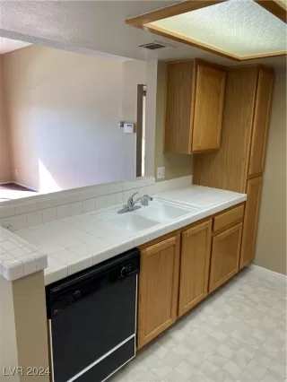 Photo #2: 2613664 Listing 