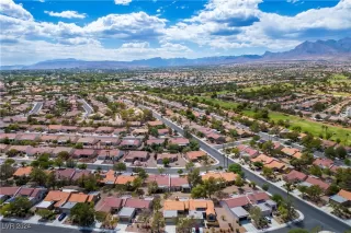 Photo #4: 2613668 Listing