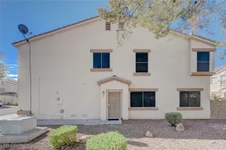 Photo #5: 2613698 Listing