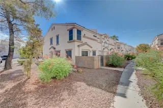 Photo #6: 2613698 Listing