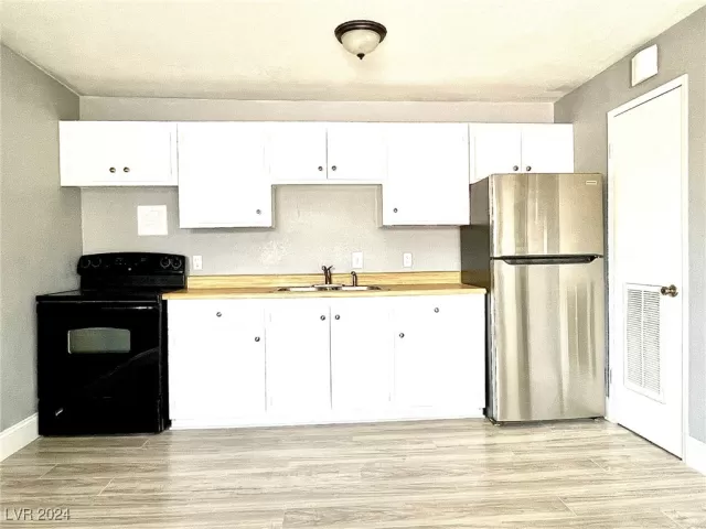 MLS: 2613749 Condo For Sale