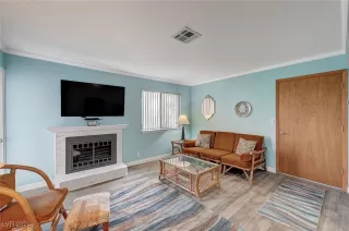 Photo #4: 2613766 Listing